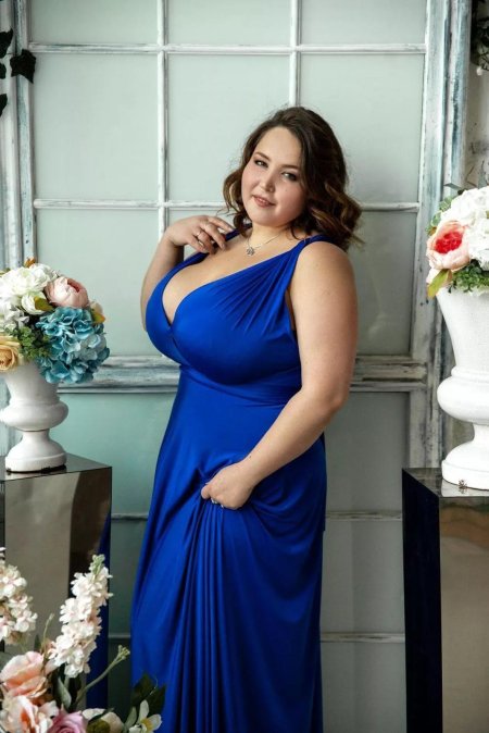 Женщина с большим бюстом