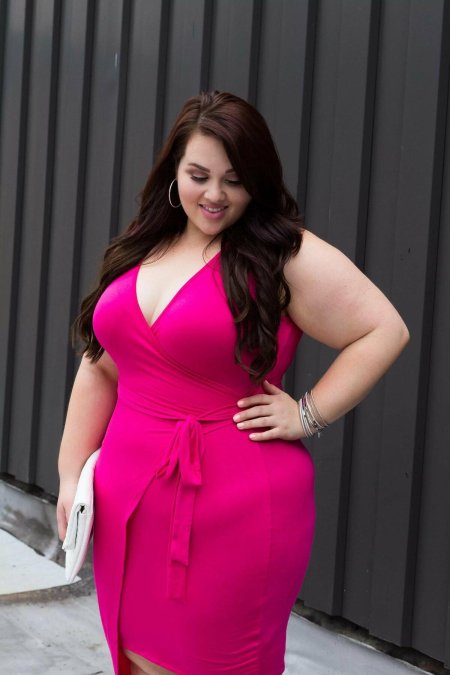 Красивая толстушка