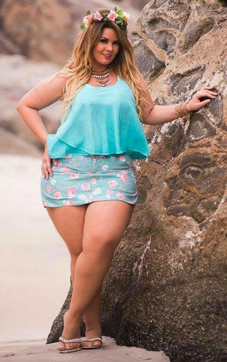 Пышная девушка