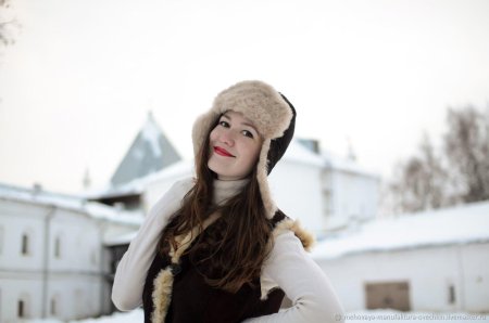 Девушка в шапке ушанке