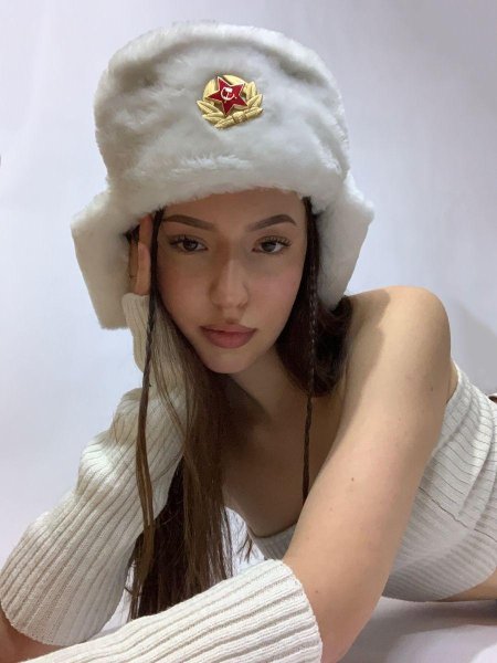 Белая шапка ушанка