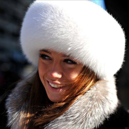 Меховая шапка женская