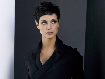 Морена баккарин с короткой стрижкой