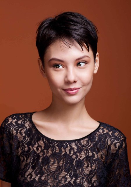 С короткой стрижкой