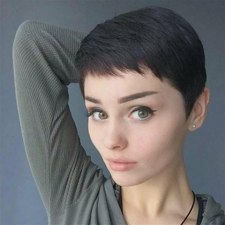 С короткой стрижкой