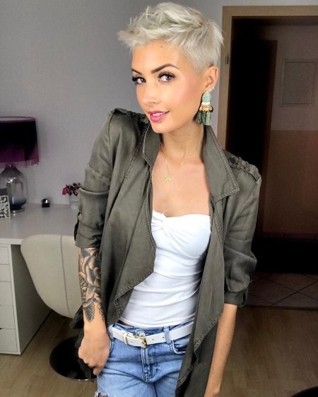 Короткая стрижка блонд