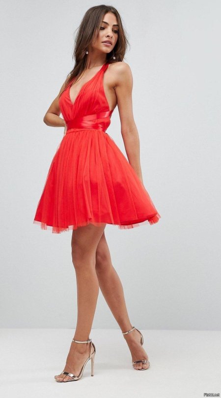 Красное платье на выпускной