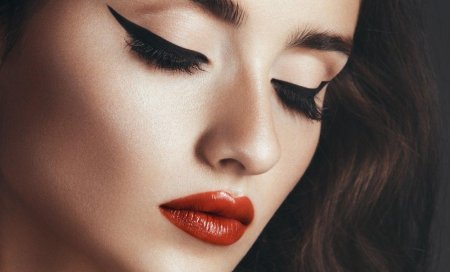 Девушка со стрелками