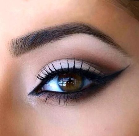Макияж глаз стрелки