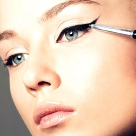 Стрелки у девушек