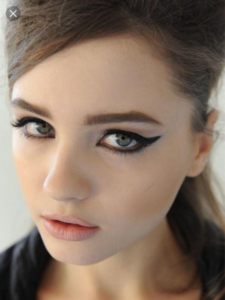 Красивый макияж со стрелками