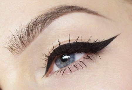 Стрелки на глазах