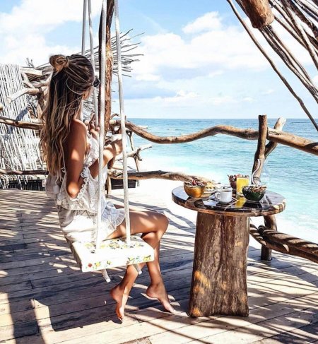 Море девушка