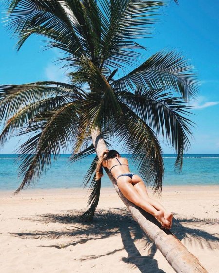 Пляж с морем