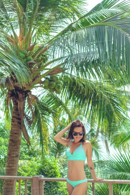 Девушка на пляже