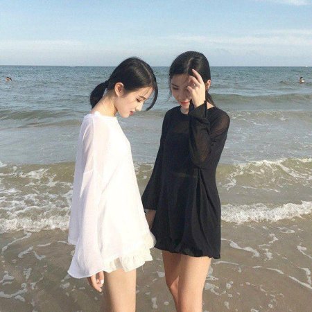 Две кореянки