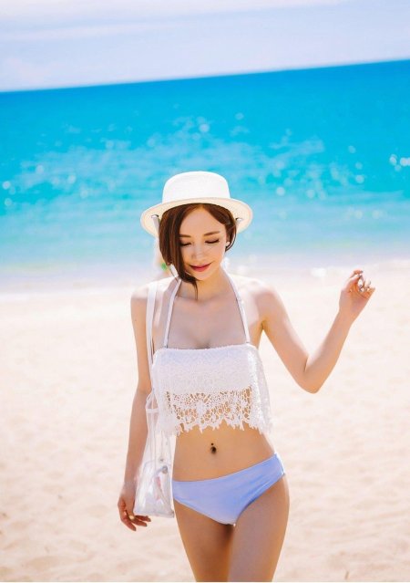 Son yoon ju купальник