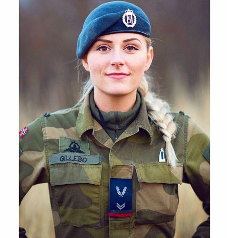 Девушка военной форме