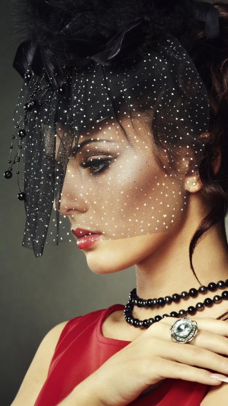 Девушка в вуали