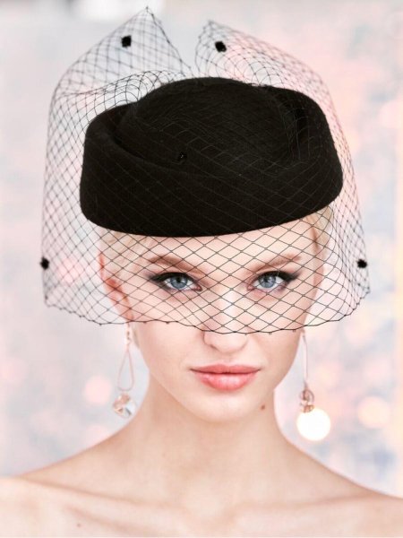 Шляпка с вуалью