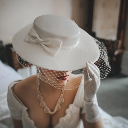 Красивые дамы в шляпках