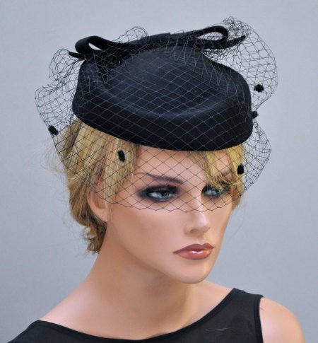 Шляпка с вуалью