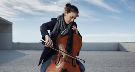 Девушка со скрипкой