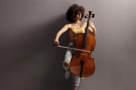 Музыкальный инструмент контрабас