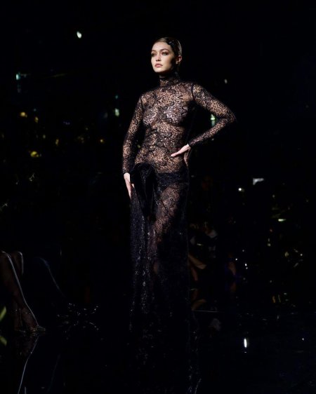 Джиджи хадид в прозрачном платье