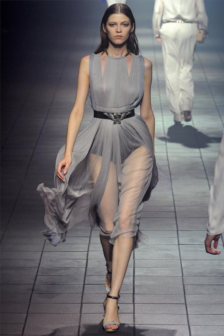 Прозрачная мода