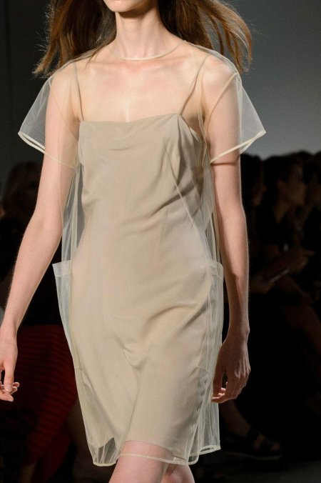 Платье из органзы