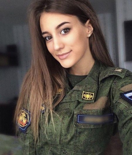 Военная форма девушек