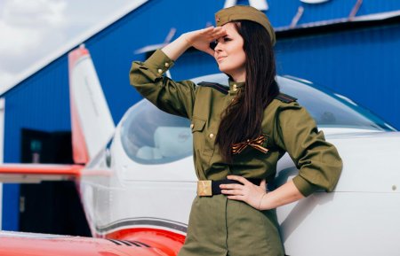 Военная форма девушек