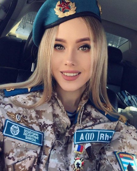Самые красивые девушки военные