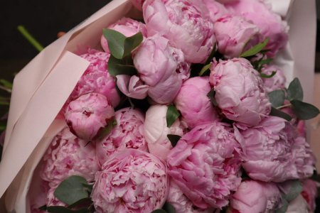 Большой букет пион