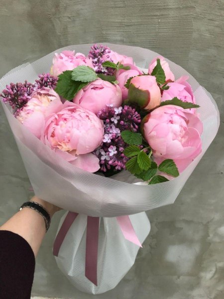 Букет цветов пионов