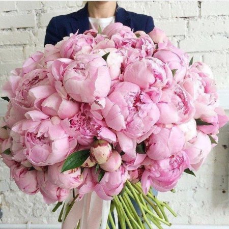 Шикарный букет пионов