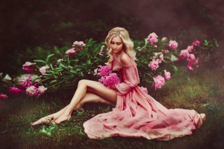 Фотосессия в розовых цветах