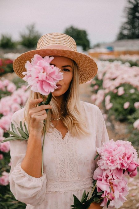 Фотосессия с пионами