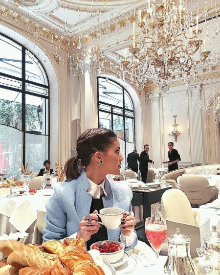 Отель plaza athenee париж завтрак