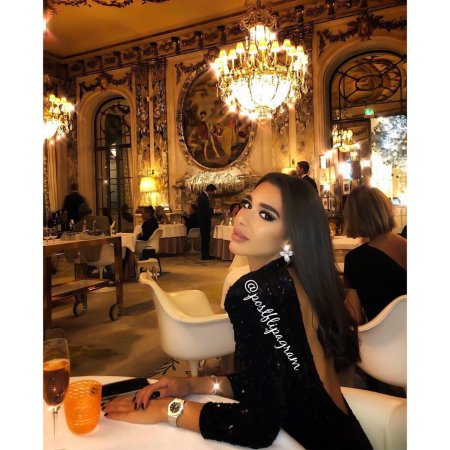 Богатая девушка