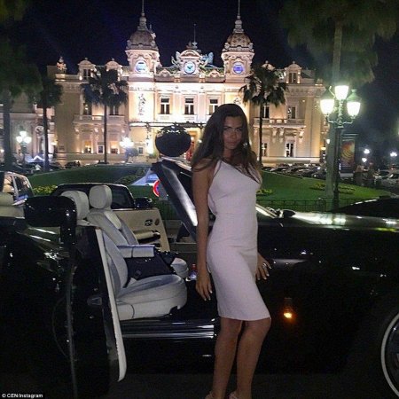 Роскошная жизнь девушки