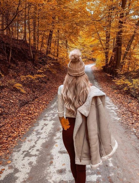 Блондинка осень