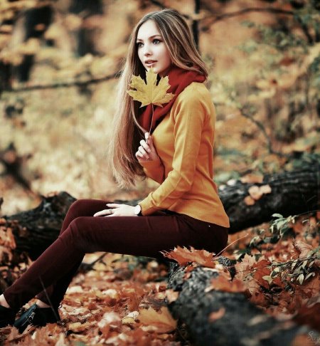 Девушка осенью