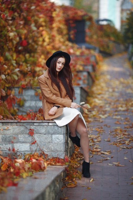Девушка осенью