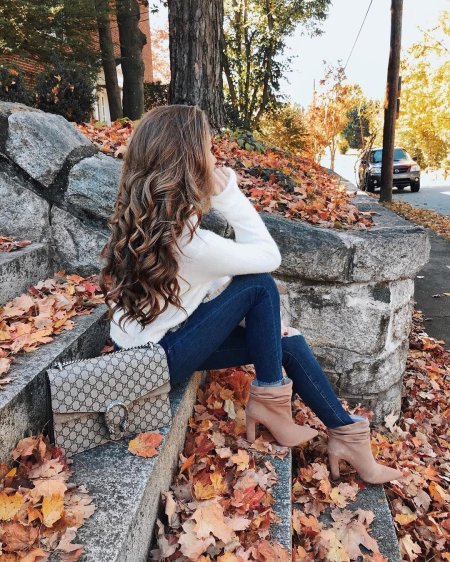 Девушка осенью