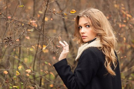 Осень женщина