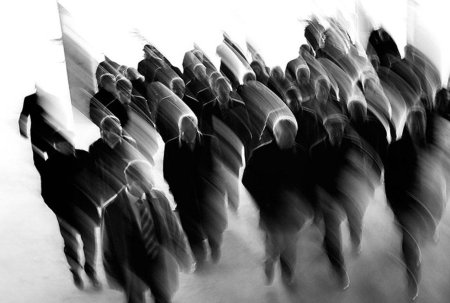 Безликая толпа