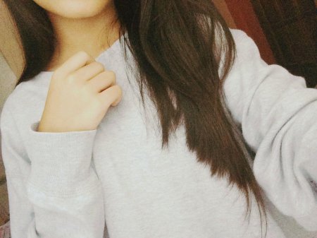 Красивая девушка без лица