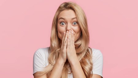 Девушка удивление